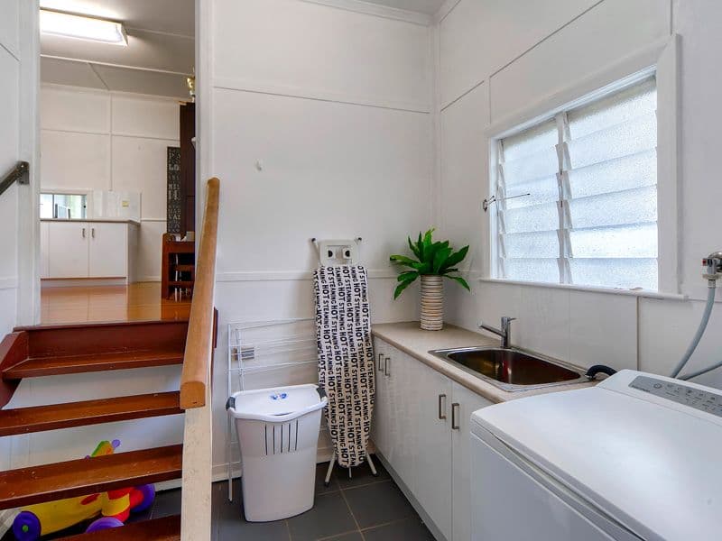 12 Quebec Avenue, CAMP HILL QLD 4152, Camp Hill - Thumbnail 7