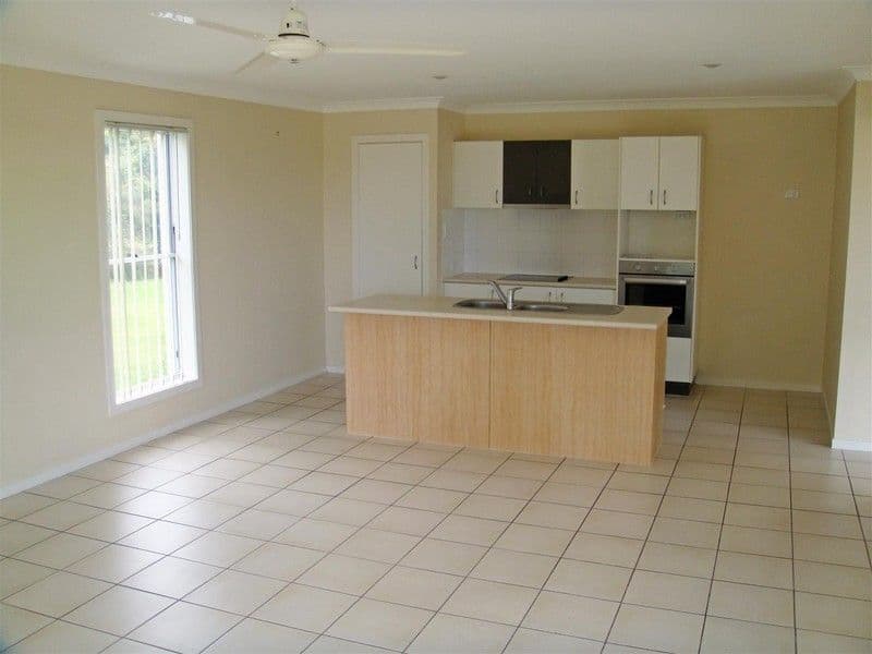 12 Norfolk Drive, PACIFIC PINES QLD 4211, Pacific Pines - Thumbnail 3