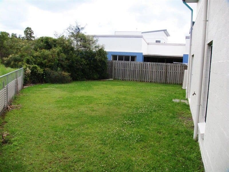 12 Norfolk Drive, PACIFIC PINES QLD 4211, Pacific Pines - Thumbnail 4