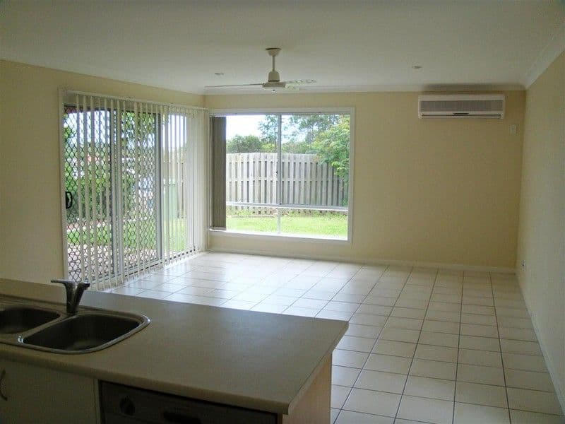 12 Norfolk Drive, PACIFIC PINES QLD 4211, Pacific Pines - Thumbnail 8