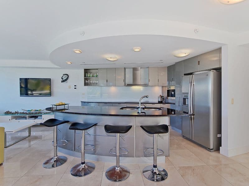 1 'Waterline' 132 Old Burleigh Road, BROADBEACH QLD 4218, Broadbeach - Thumbnail 3