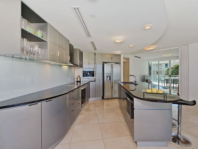 1 'Waterline' 132 Old Burleigh Road, BROADBEACH QLD 4218, Broadbeach - Thumbnail 4