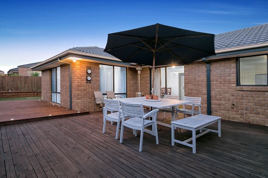 15 Barrwang Street, CAIRNLEA VIC 3023, Cairnlea - Thumbnail 2