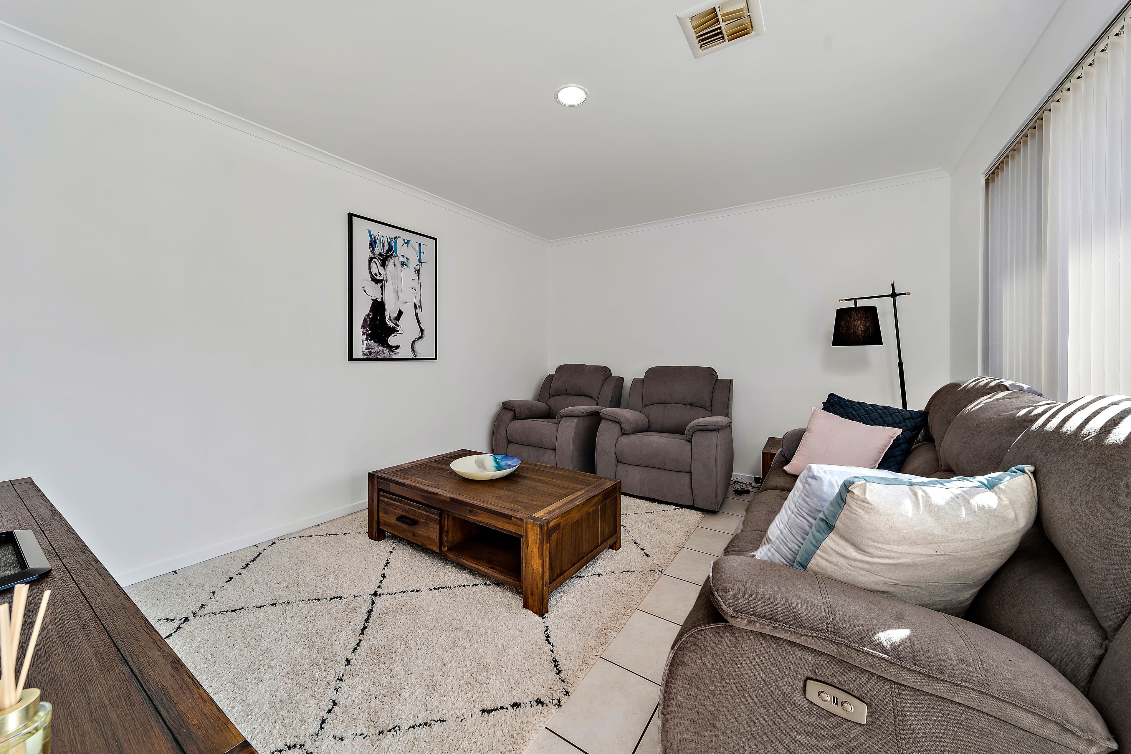 6 Darebin Place, Conder ACT 2906, Conder - Thumbnail 2