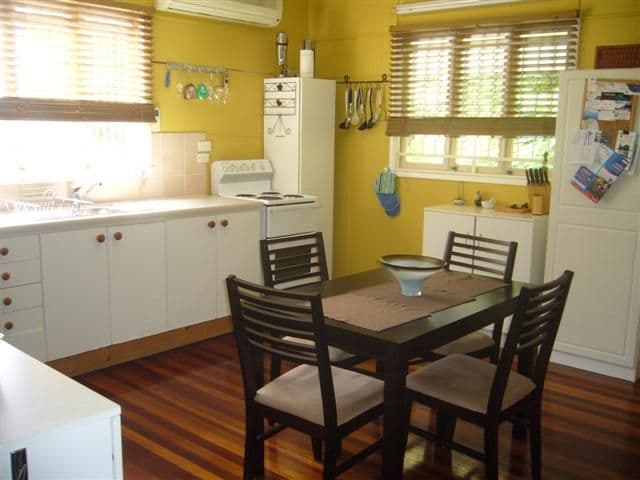 83 Amega Street, MOUNT GRAVATT EAST QLD 4122, Mount Gravatt East - Thumbnail 2