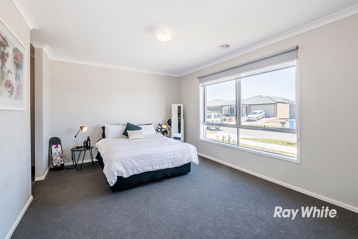 24 Ayredale Street, Clyde VIC 3978, Clyde - Thumbnail 2