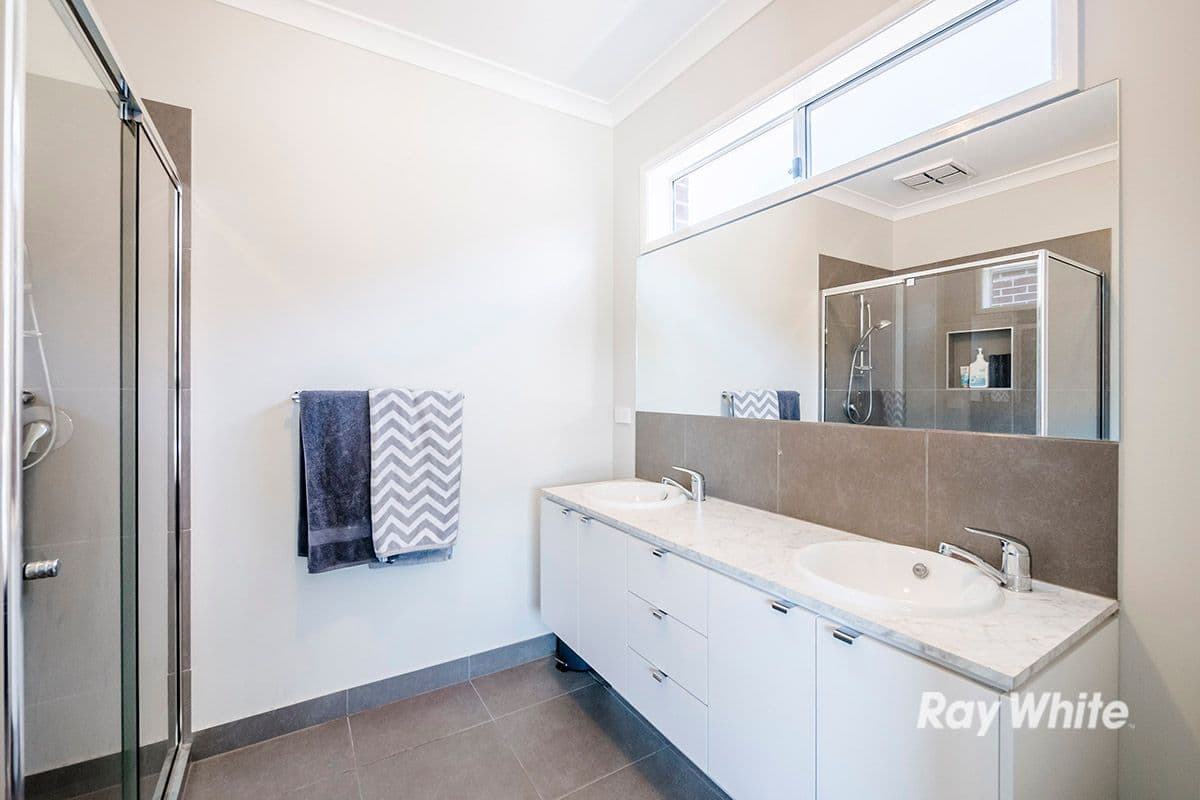 24 Ayredale Street, Clyde VIC 3978, Clyde - Thumbnail 3