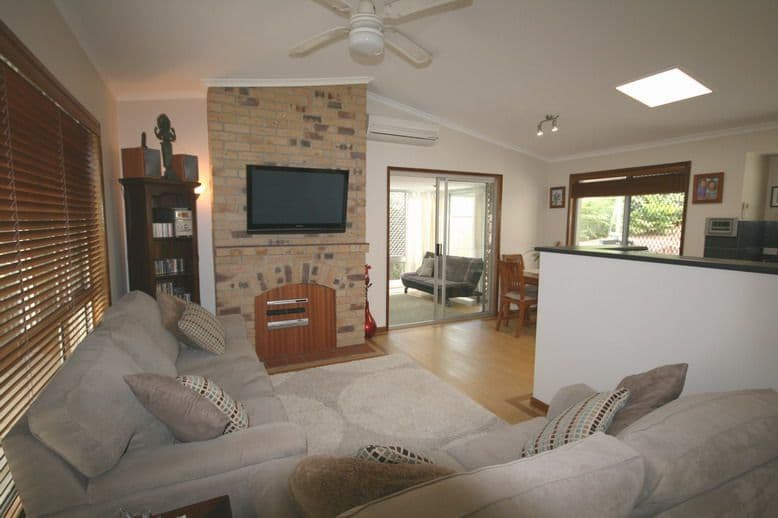 38 Balmerino Drive, CARINA QLD 4152, Carina - Thumbnail 3
