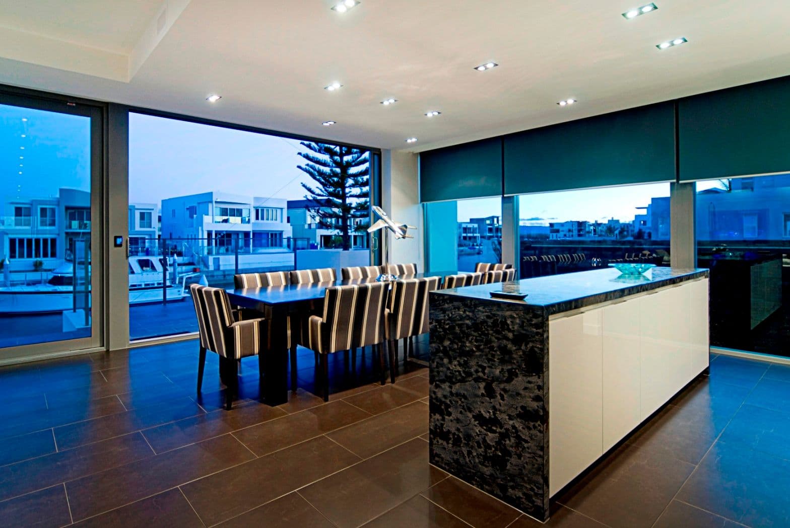 12 Knightsbridge Parade West, Sovereign Islands QLD 4216, Sovereign Islands - Thumbnail 4