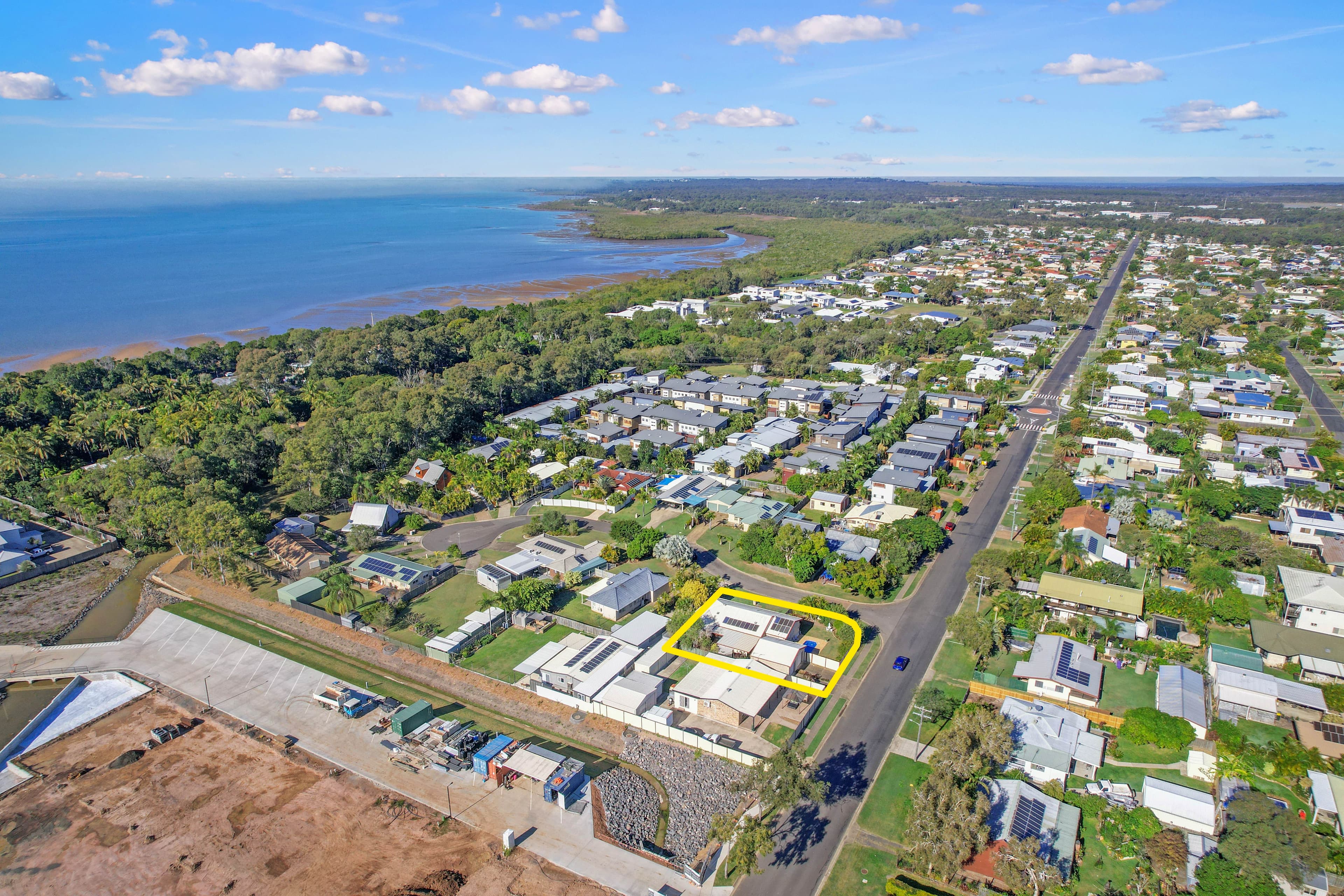 2 Jennylee Close, Urangan QLD 4655, Urangan - Image 1