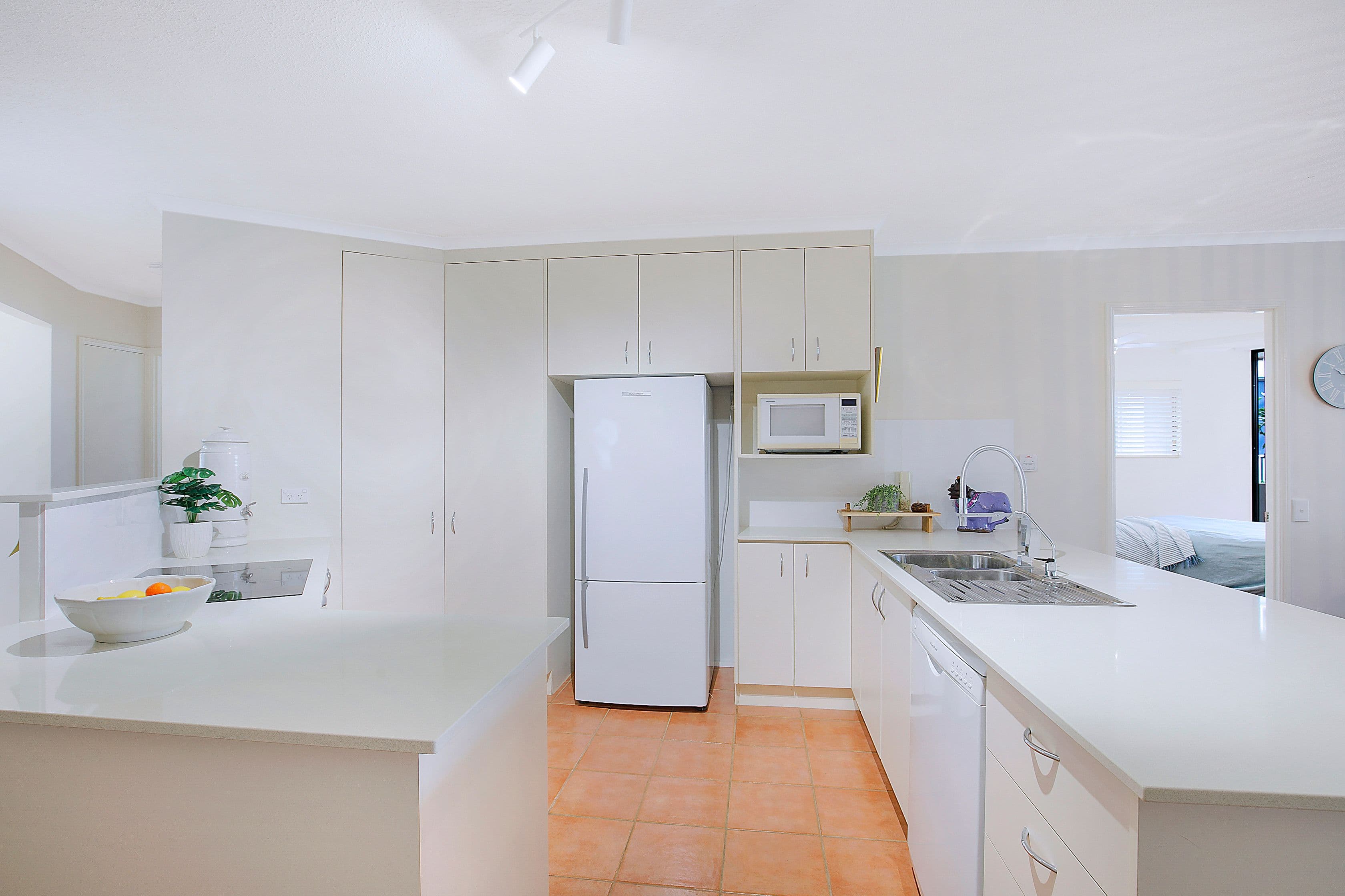 51 Landsborough Avenue, Scarborough QLD 4020, Scarborough - Thumbnail 4
