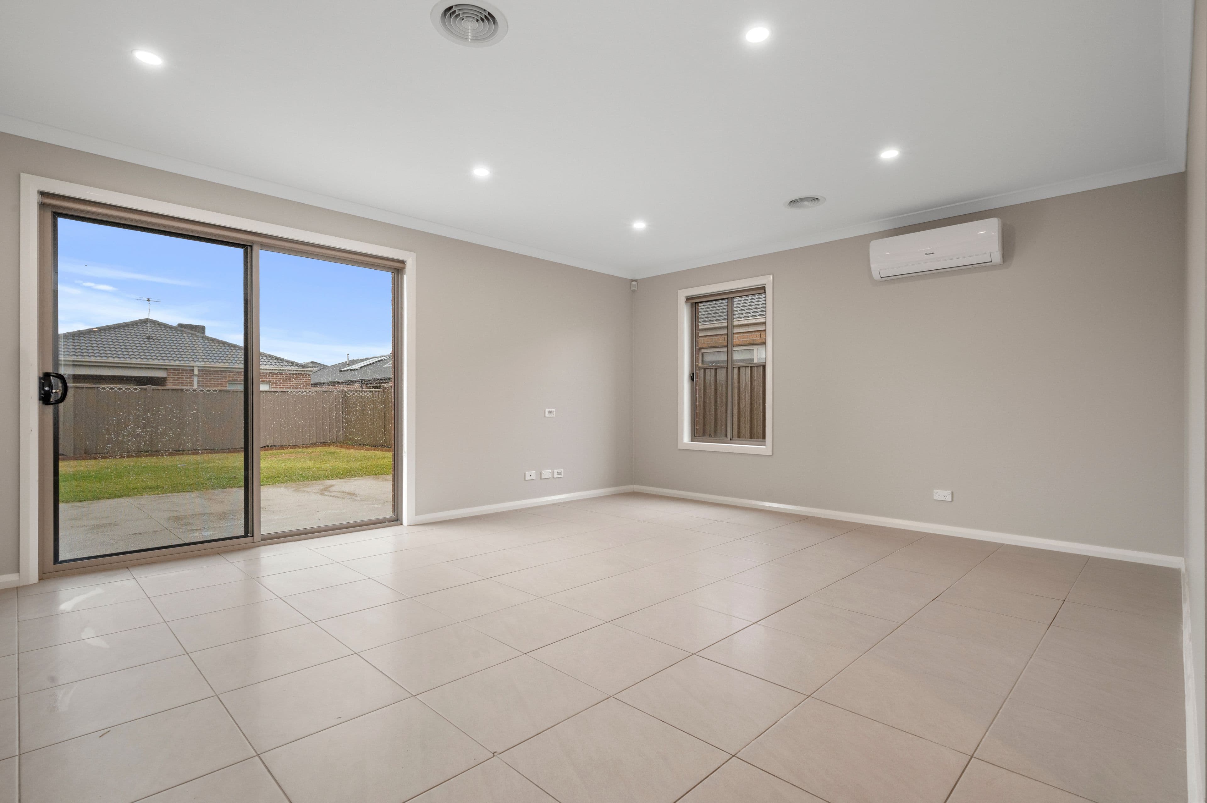 8 Sapphire Road, COBBLEBANK VIC 3338, Cobblebank - Thumbnail 5