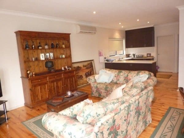 12 Homestead Road, Eltham, Eltham - Thumbnail 5
