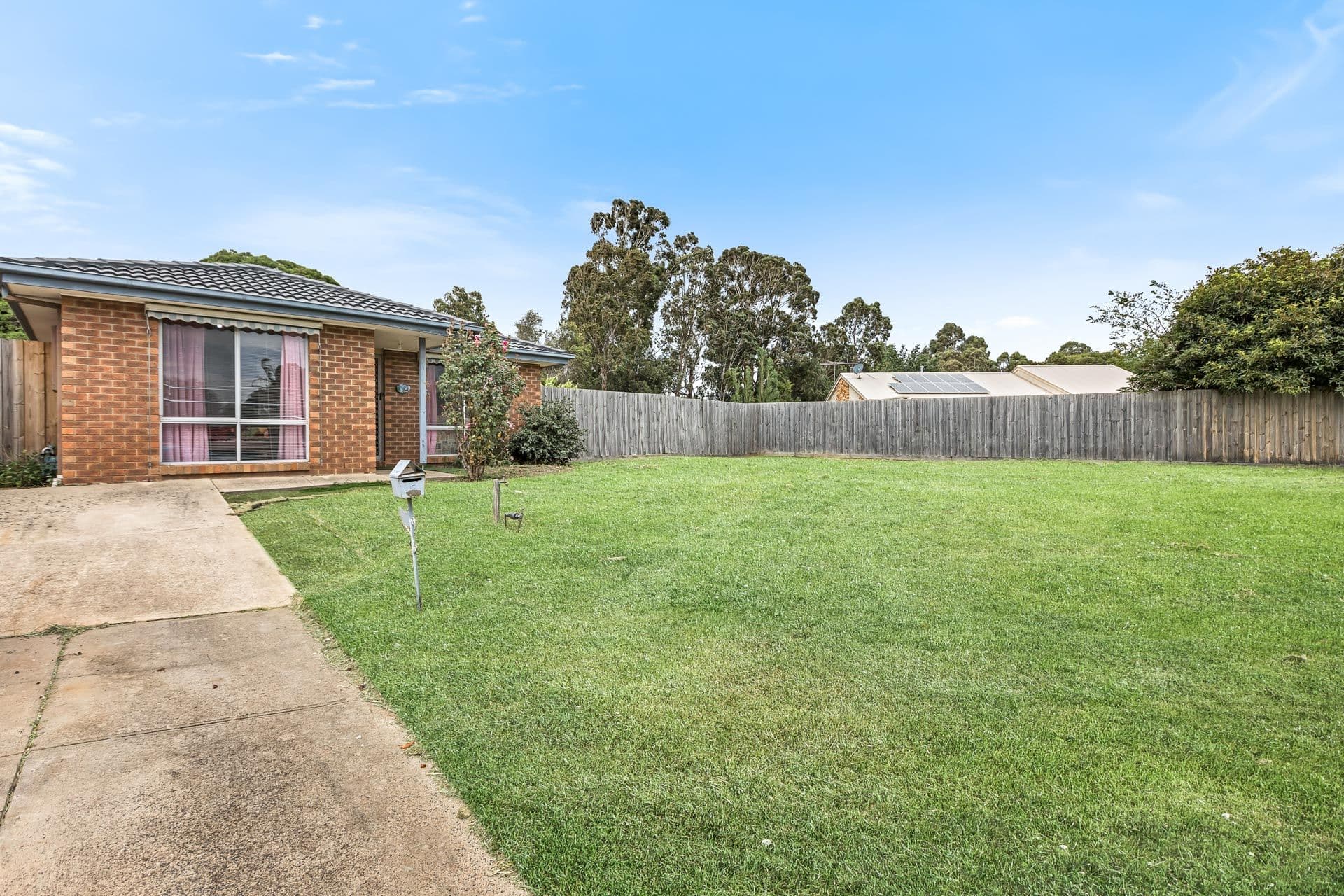 13 Pioneer Court, Berwick VIC 3806, Berwick - Thumbnail 2
