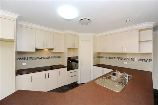 113  Penda Avenue, GLADSTONE QLD 4680, Gladstone Central - Thumbnail 3