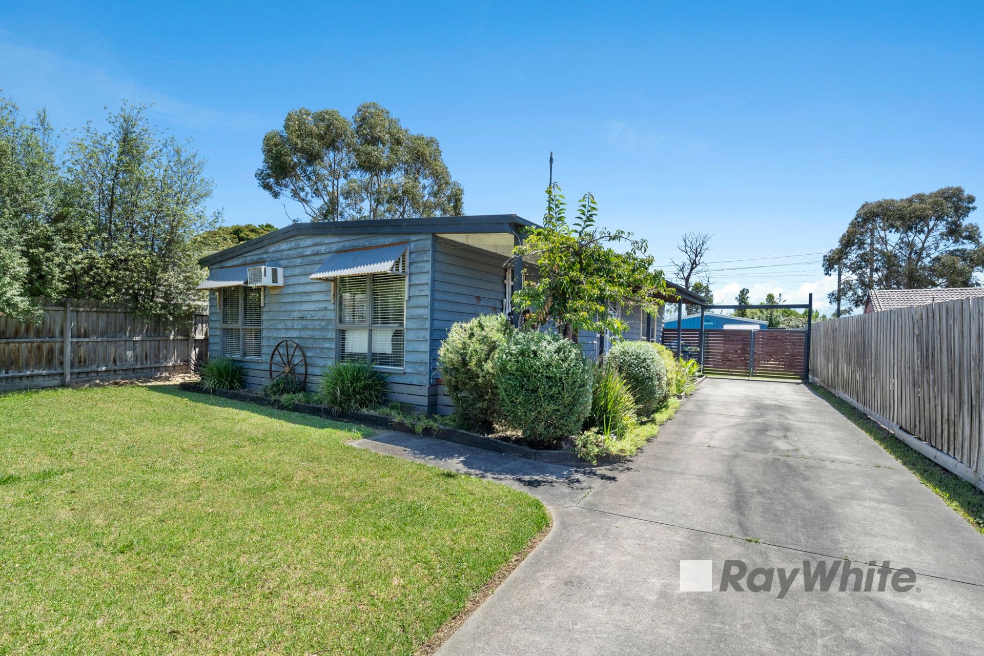 35 Woodlands Crescent, Narre Warren VIC 3805, Narre Warren - Thumbnail 2