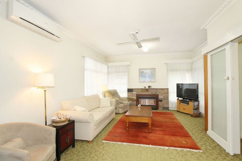 70 Macrina Street, OAKLEIGH EAST VIC 3166, Oakleigh East - Thumbnail 2