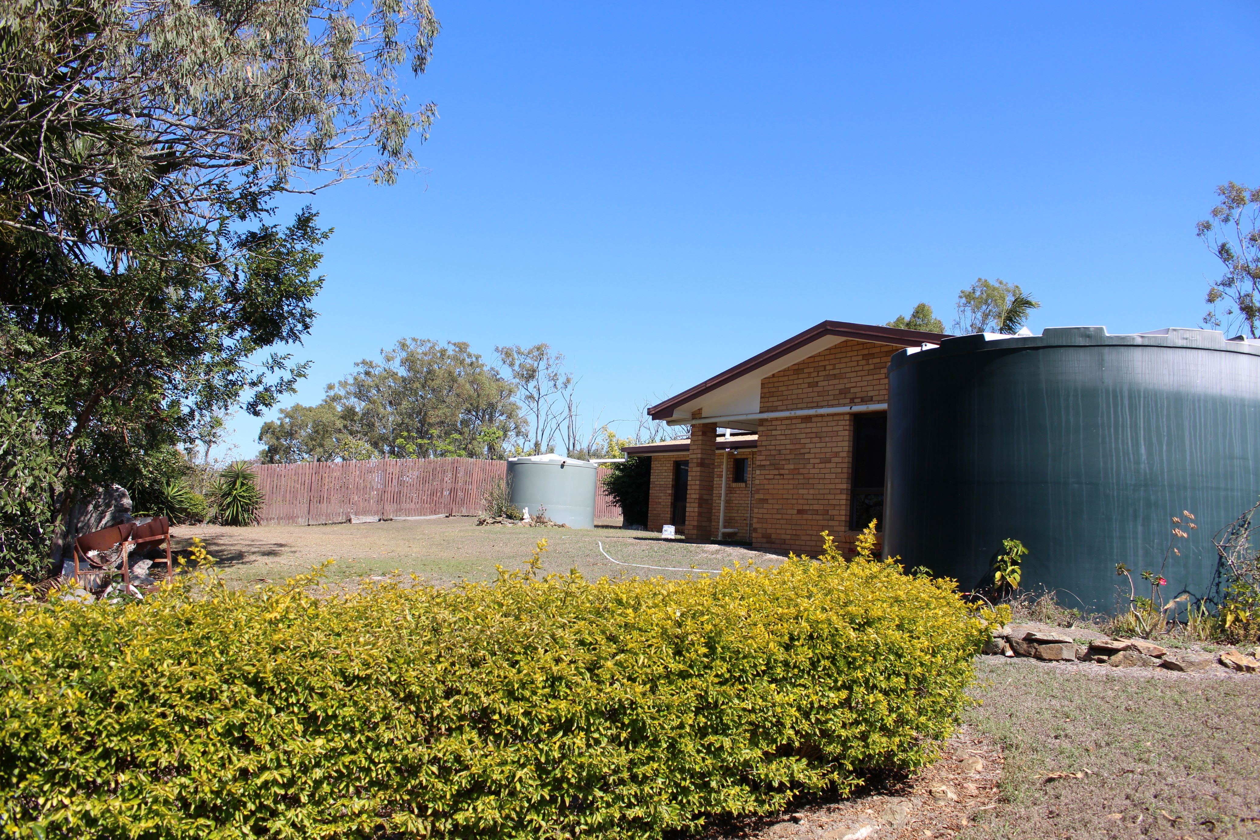7 Davis Street, Mount Larcom QLD 4695, Mount Larcom - Thumbnail 4