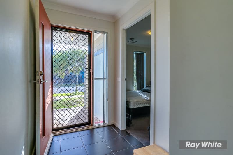66 Tyler Crescent, Tarneit VIC 3029, Tarneit - Thumbnail 2