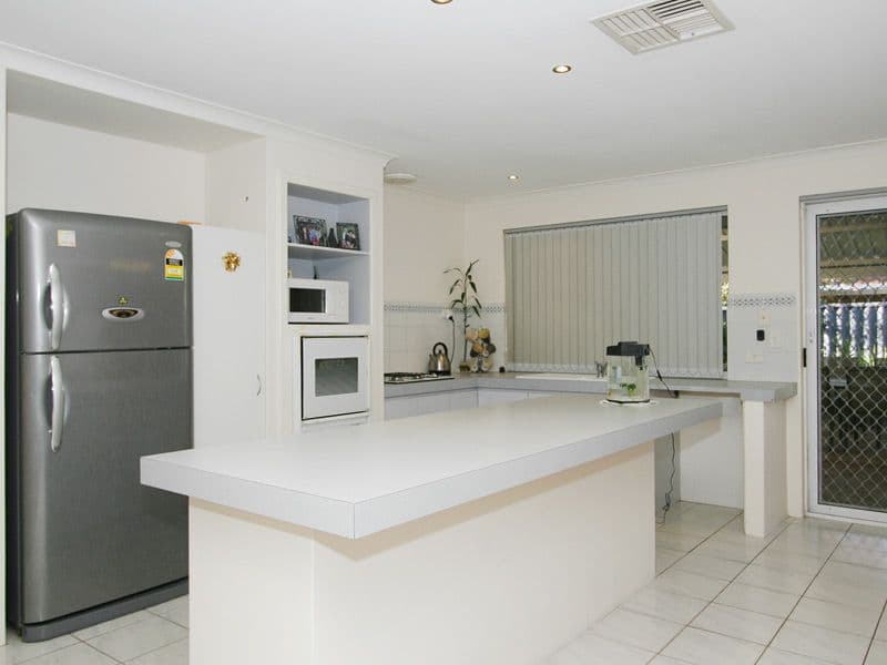 12 Myrtle Court, THORNLIE WA 6108, Thornlie - Thumbnail 5
