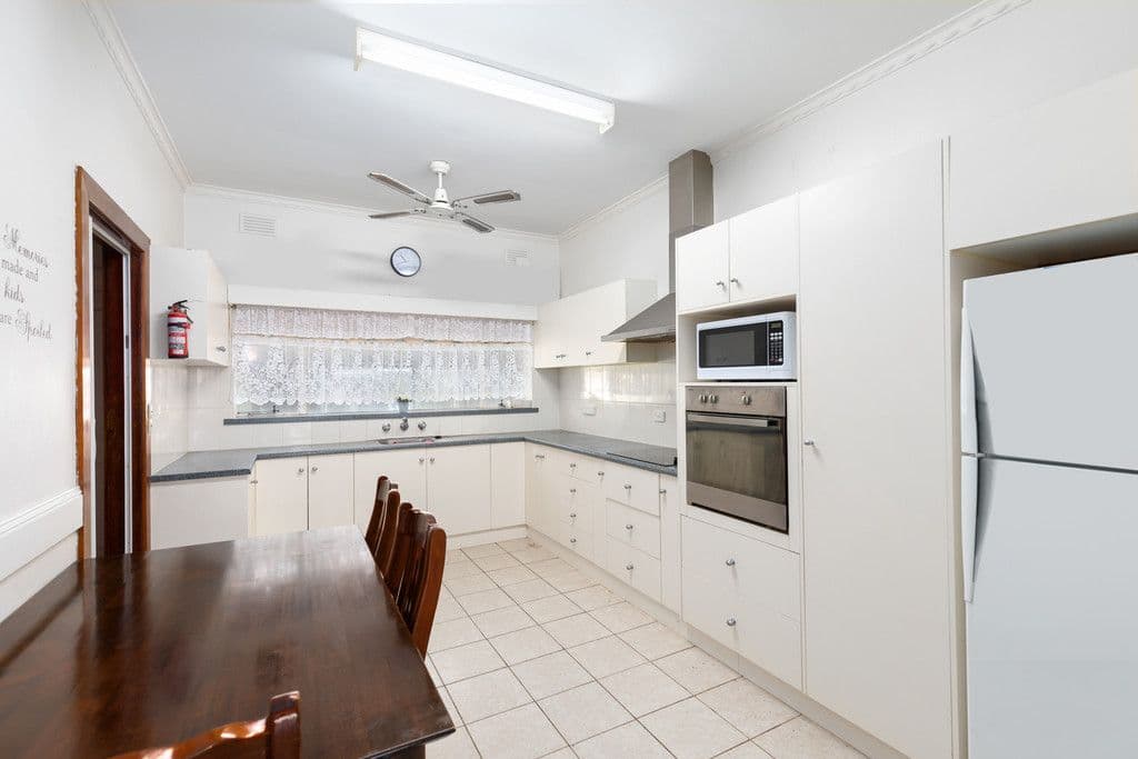 2 Warren Street, Mount Gambier SA 5290, Mount Gambier - Thumbnail 2