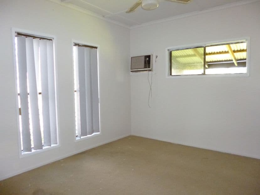 52 William Street, SOUTH MACKAY QLD 4740, South Mackay - Thumbnail 2