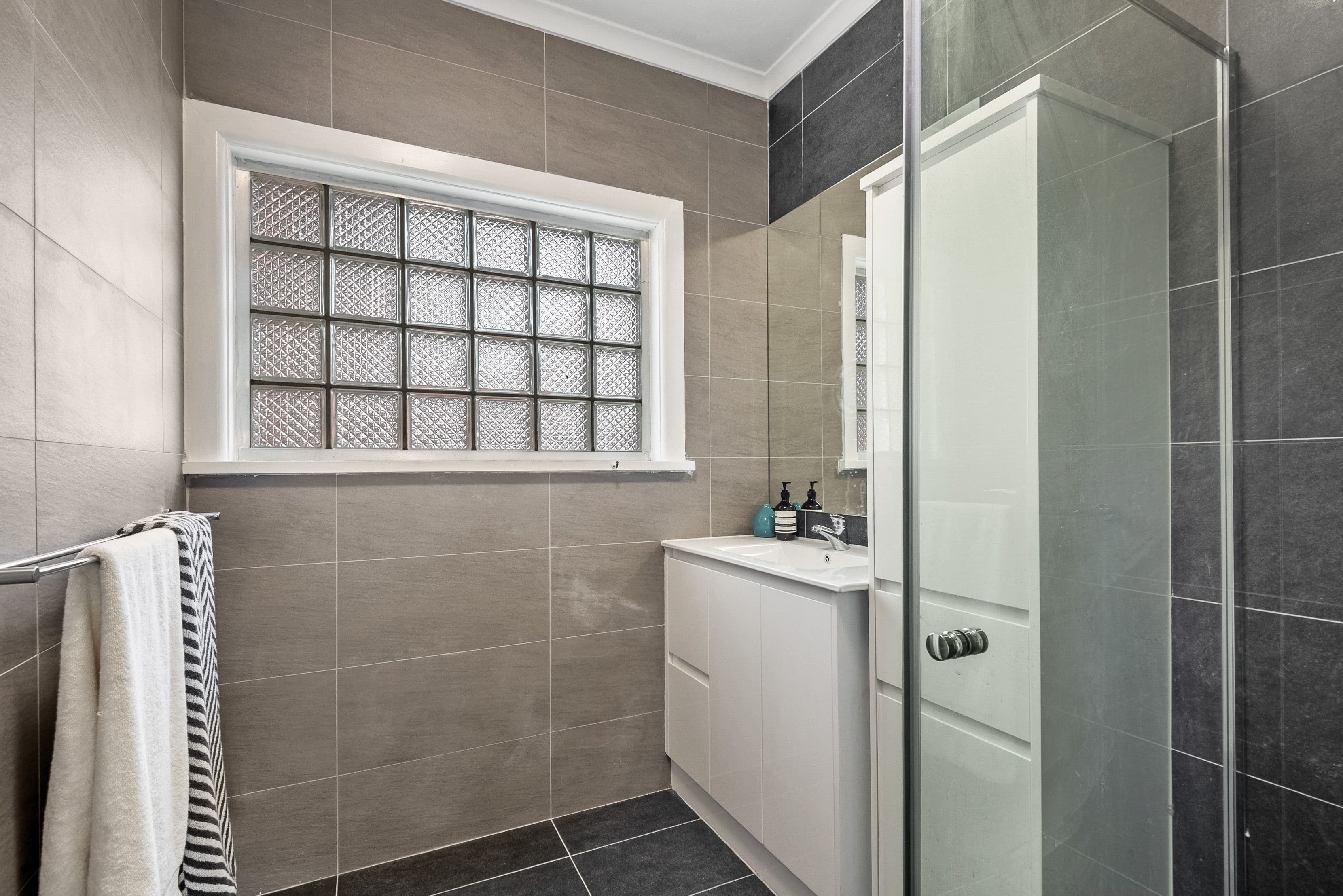 118 Cheddar Road, Reservoir VIC 3073, Reservoir - Thumbnail 7