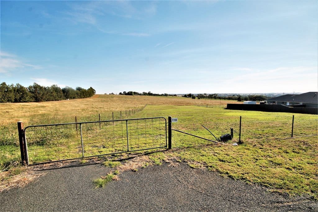 189 Henry Lawson Way, Young NSW 2594, Young - Thumbnail 2