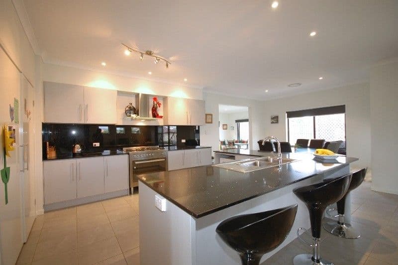 5 Rushcutter Avenue, OXENFORD QLD 4210, Oxenford - Thumbnail 2