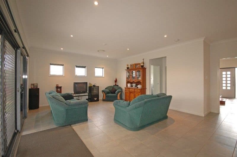 5 Rushcutter Avenue, OXENFORD QLD 4210, Oxenford - Thumbnail 6