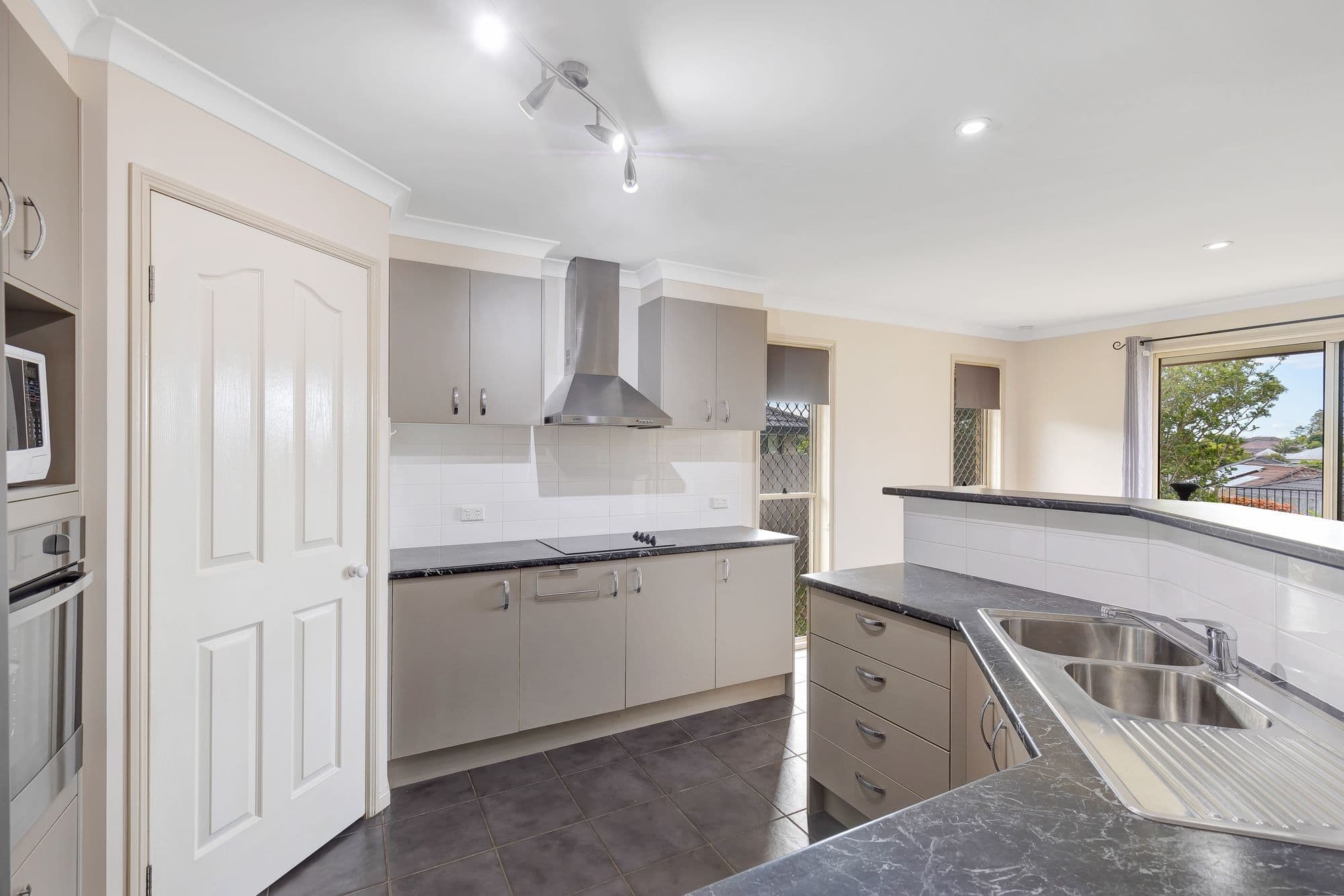 109 Kurrajong Drive, Warner QLD 4500, Warner - Thumbnail 6