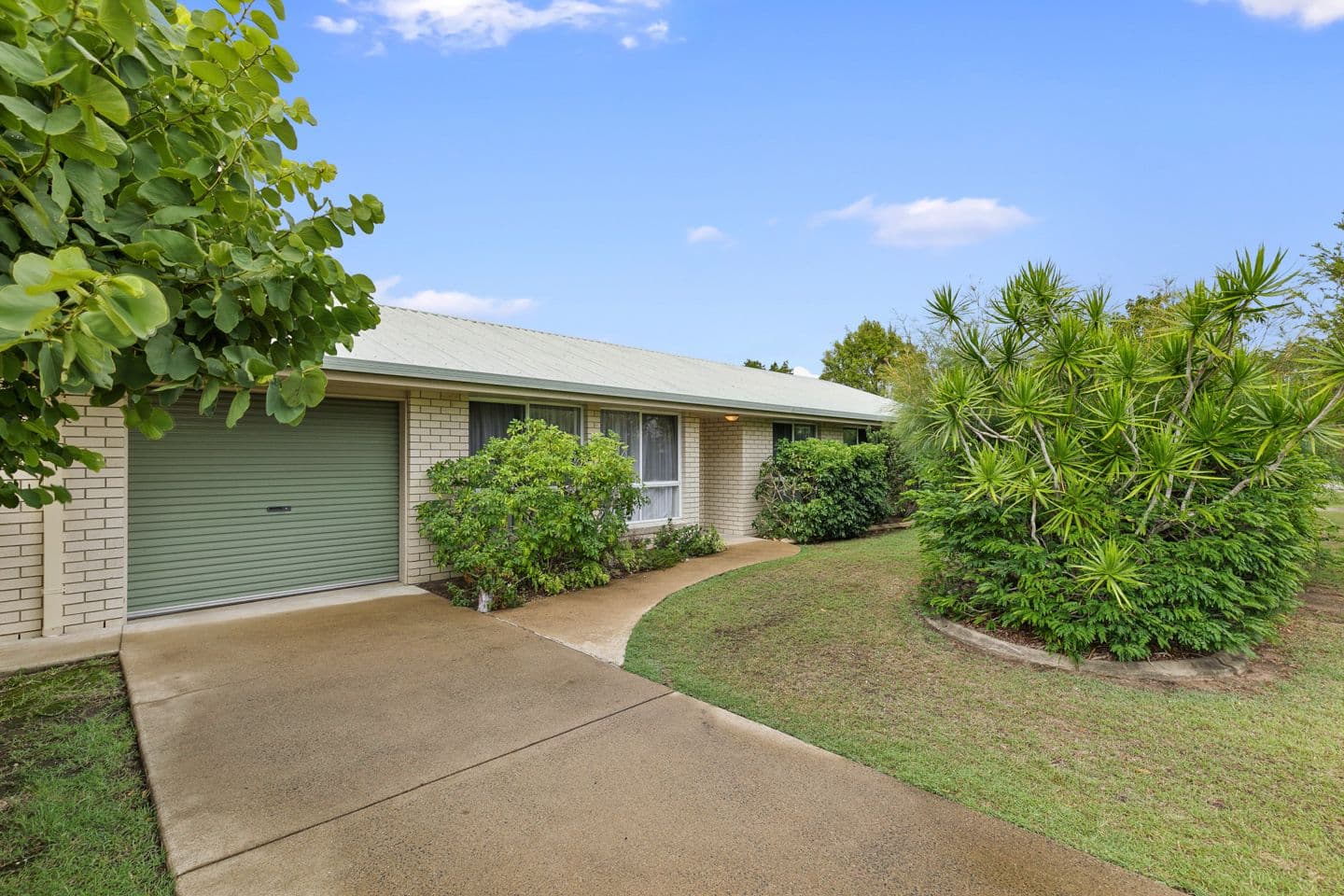 84 Limpus Street, Urangan QLD 4655, Urangan - Image 1