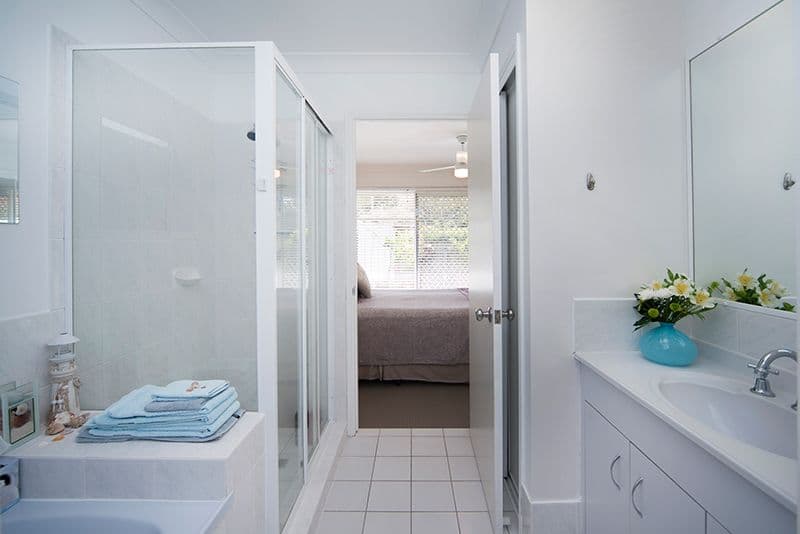 431-433 Pine Ridge Road, RUNAWAY BAY QLD 4216, Runaway Bay - Thumbnail 7