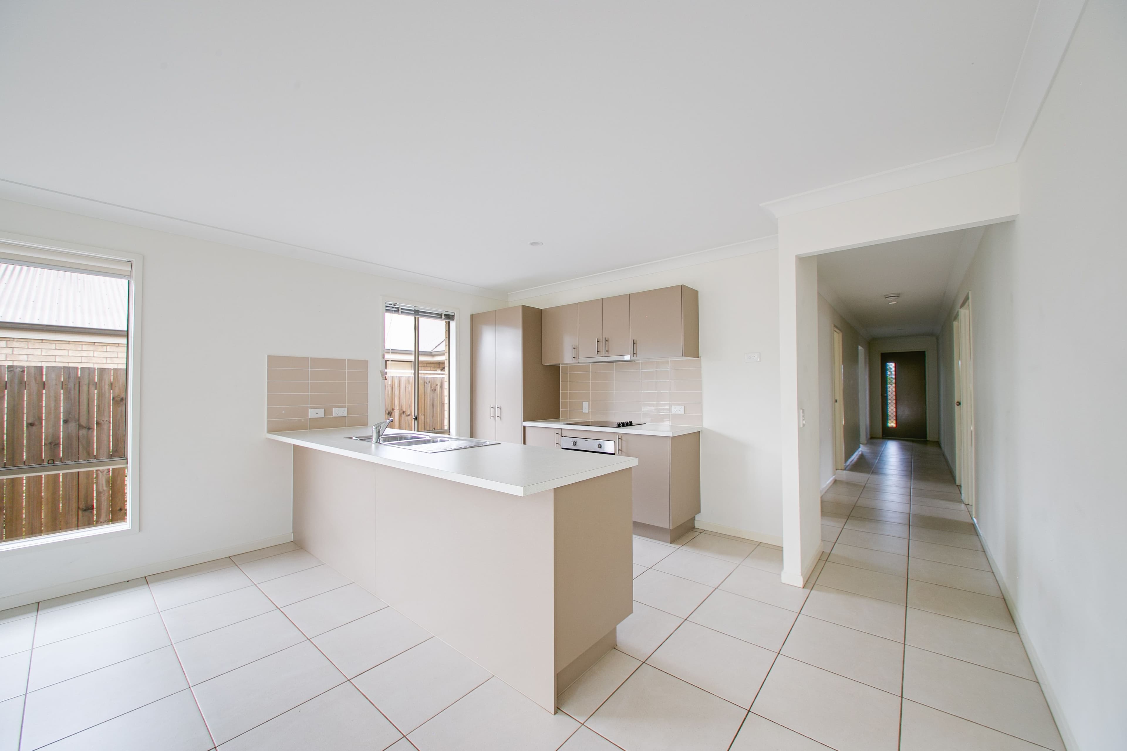 32 Eagleton Crescent, Leichhardt QLD 4305, Leichhardt - Thumbnail 3