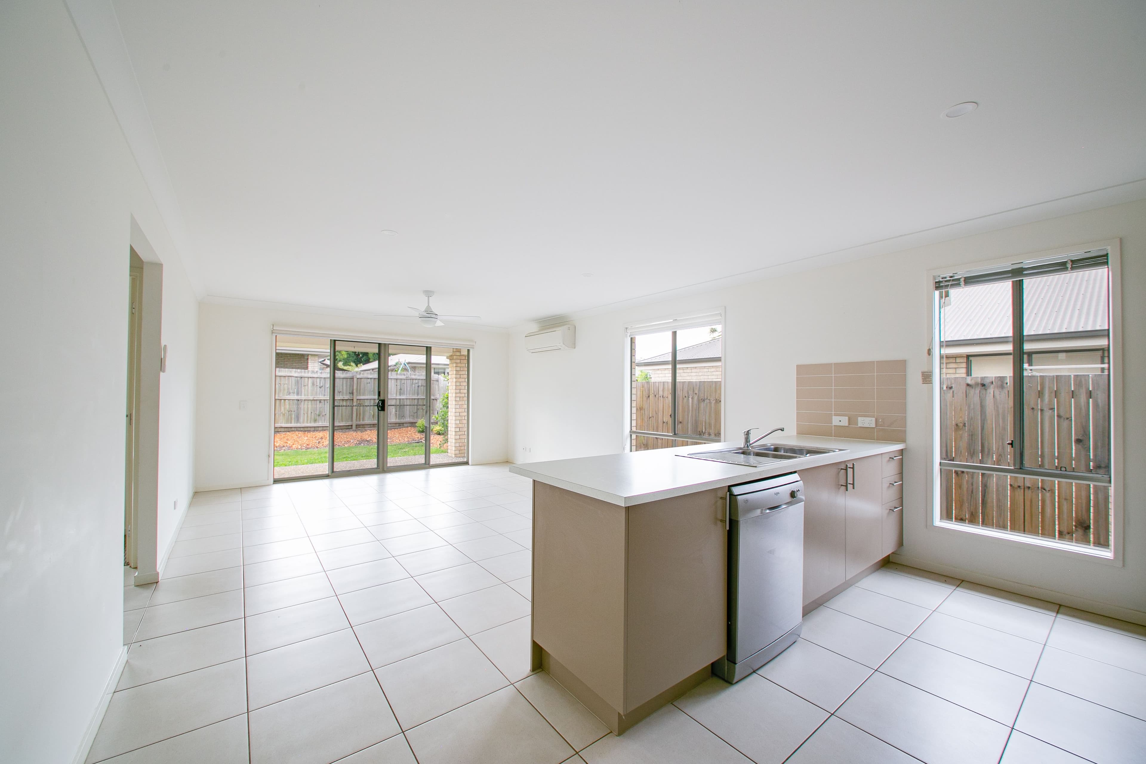 32 Eagleton Crescent, Leichhardt QLD 4305, Leichhardt - Thumbnail 5