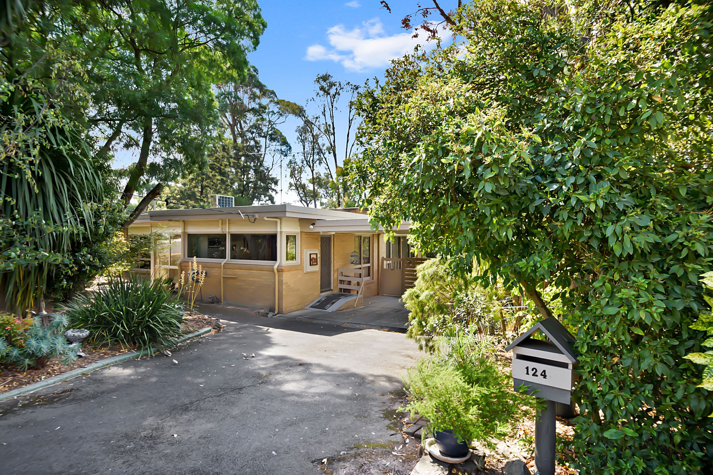 124 Rathkeale Avenue, Mount Helen VIC 3350, Mount Helen - Thumbnail 3