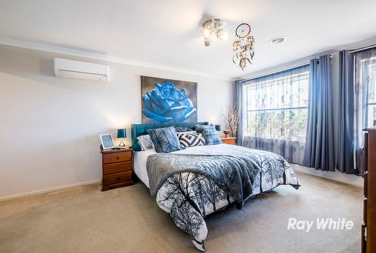 26 Naas Road, Clyde North VIC 3978, Clyde North - Thumbnail 2