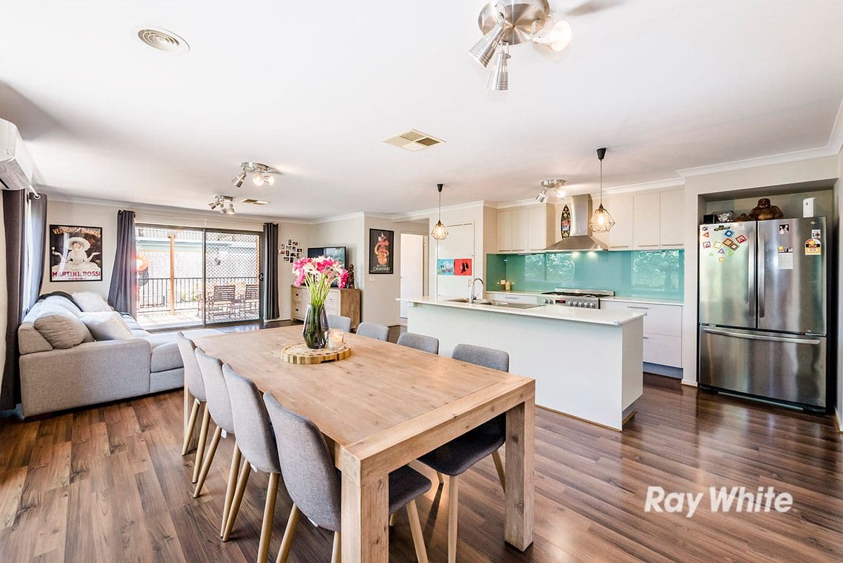 26 Naas Road, Clyde North VIC 3978, Clyde North - Thumbnail 5