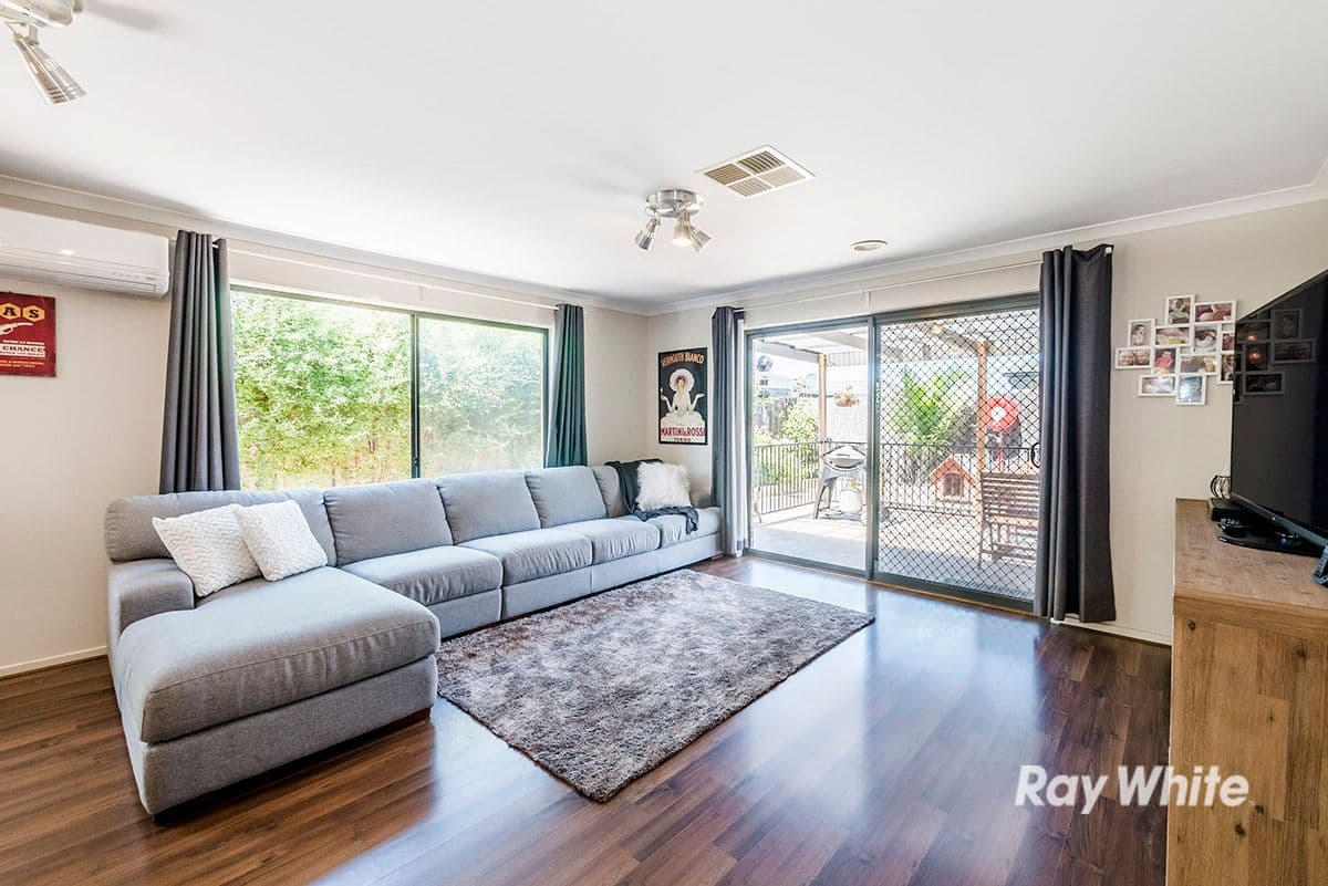 26 Naas Road, Clyde North VIC 3978, Clyde North - Thumbnail 8