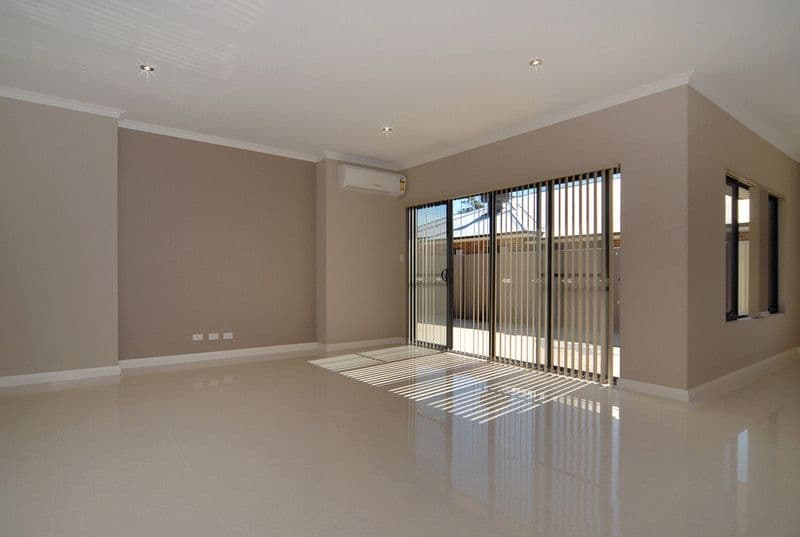 10  Birchgrove Court, BIBRA LAKE WA 6163, Bibra Lake - Thumbnail 5
