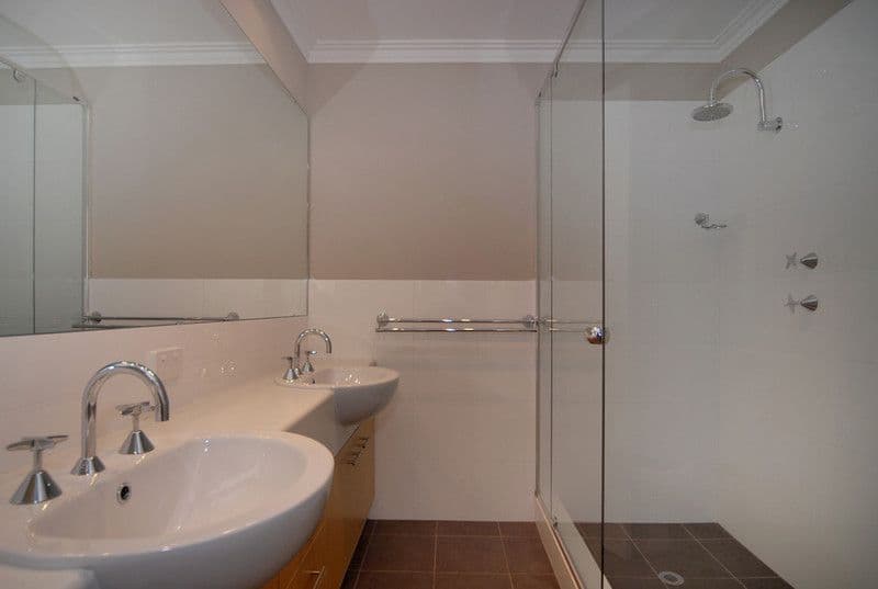 10  Birchgrove Court, BIBRA LAKE WA 6163, Bibra Lake - Thumbnail 8