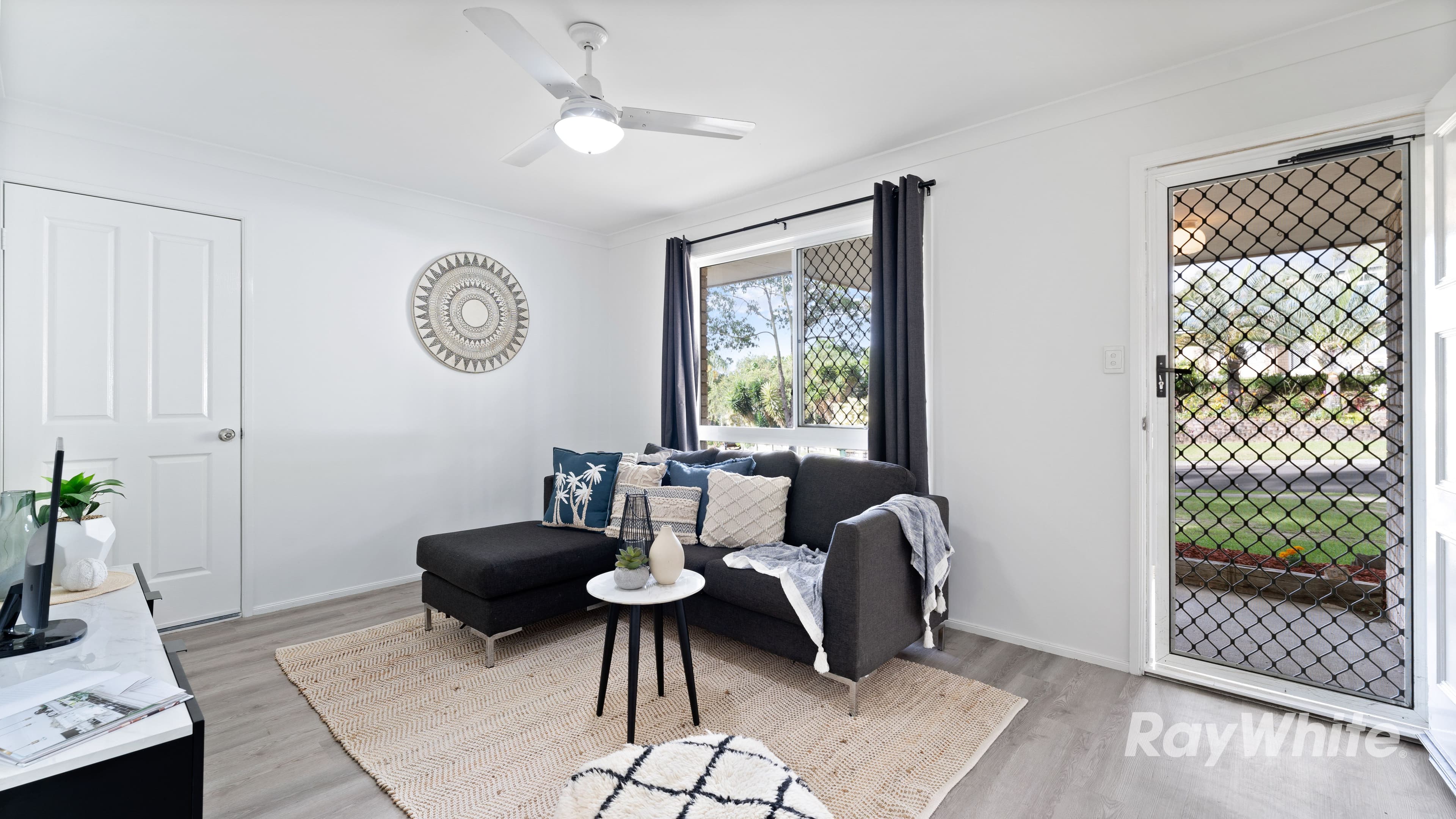 15 Lindau Street, Edens Landing QLD 4207, Edens Landing - Thumbnail 2