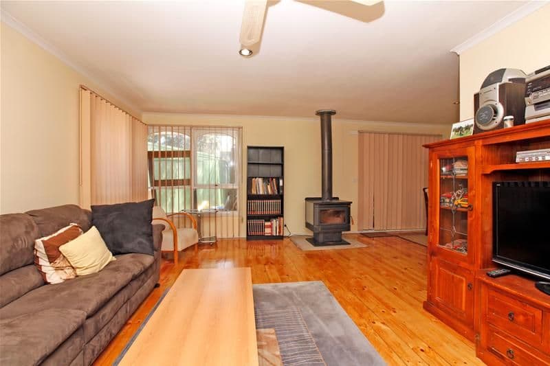 6 Primula Close, BUNDOORA VIC 3083, Bundoora - Thumbnail 2