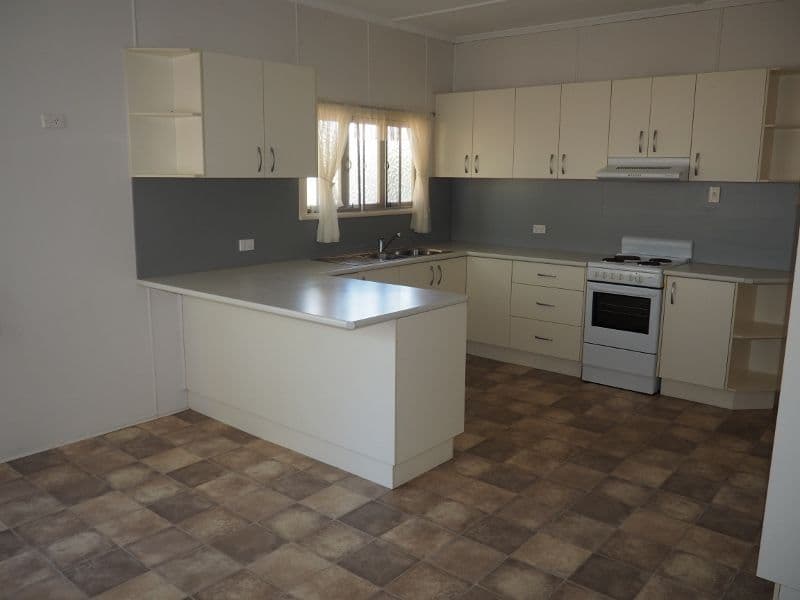 8 Buckler Street, Maryborough QLD 4650, Maryborough - Thumbnail 2