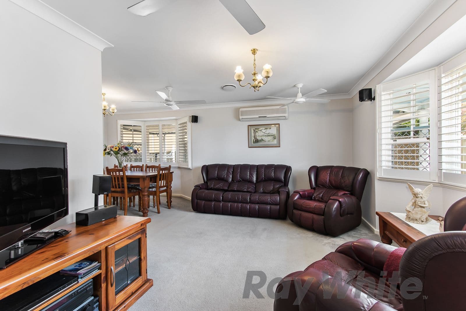 10 Whitburn Close, Charlestown - Thumbnail 2