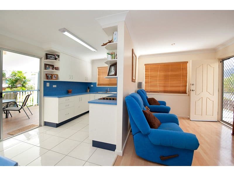 2/6 Webb Street, Labrador, QLD, 4215, Labrador - Thumbnail 4
