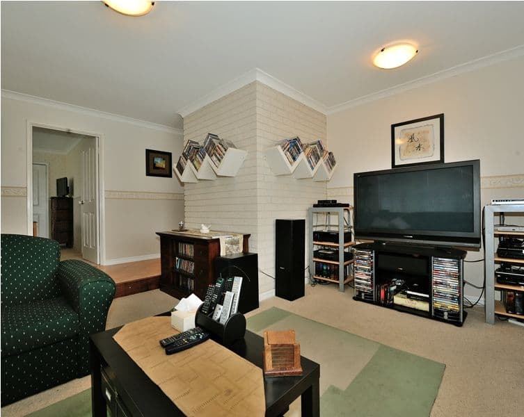 1 Clennett Close, COOLOONGUP WA 6168, Cooloongup - Thumbnail 3