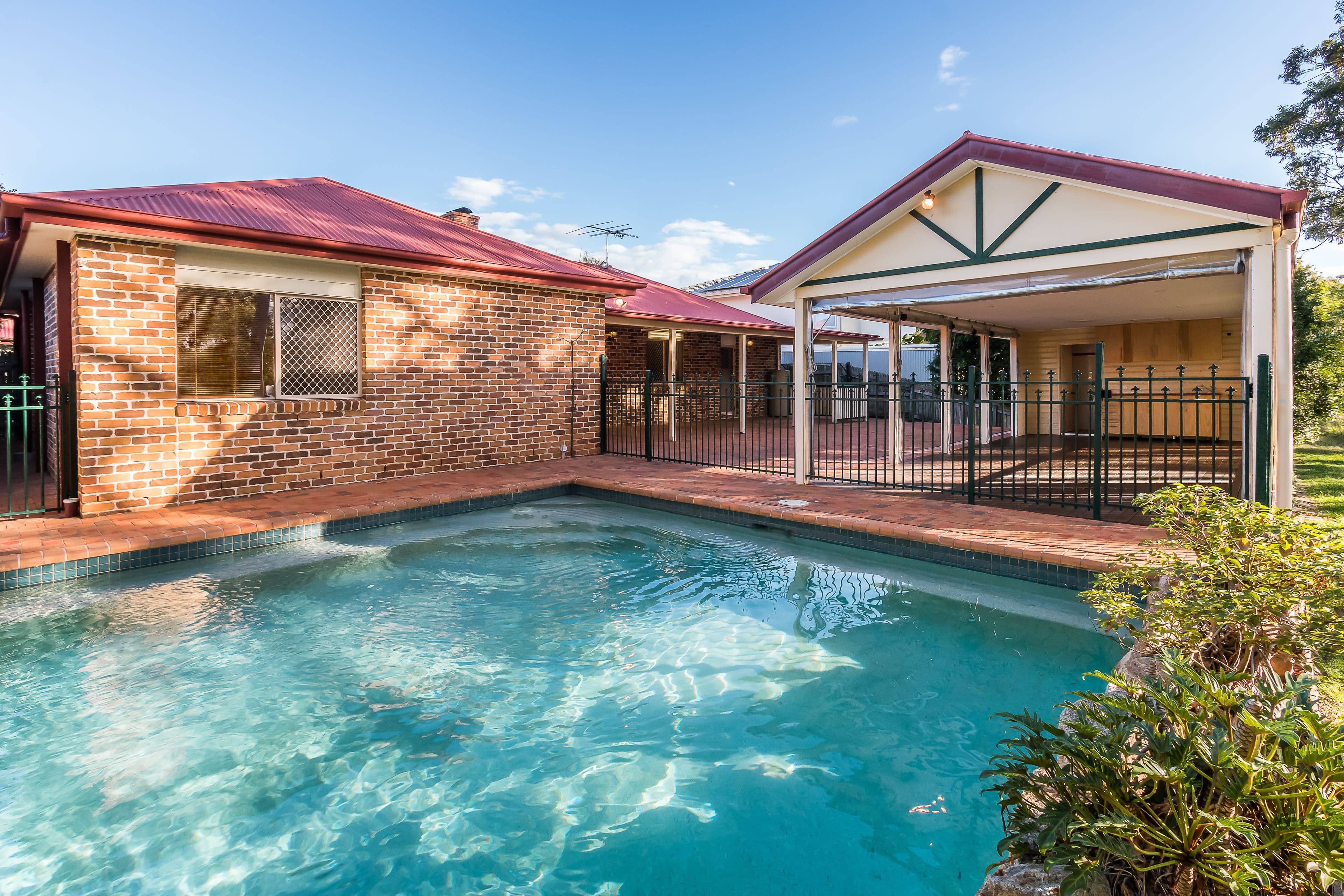 12 Blue Grass Crescent, Eight Mile Plains QLD 4113, Eight Mile Plains - Thumbnail 3