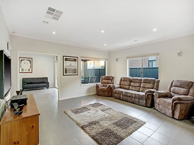 42 Harriers Street, Mernda VIC 3754, Mernda - Thumbnail 2
