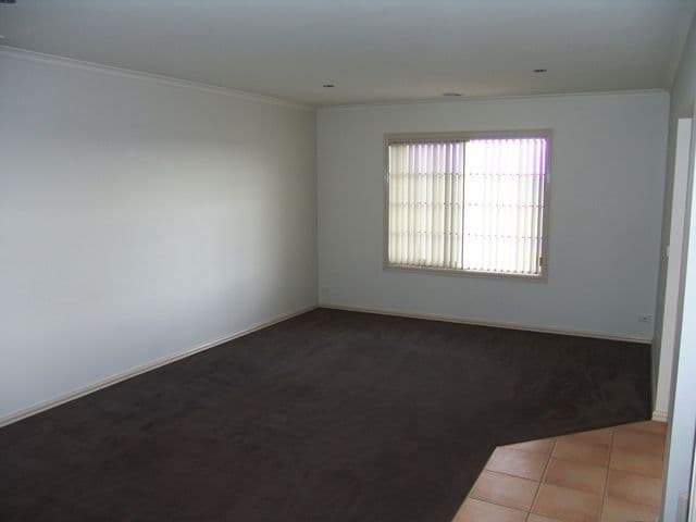 228 Wattle Avenue, WERRIBEE VIC 3030, Werribee - Thumbnail 3